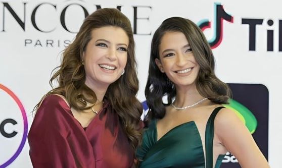 أميرة اديب ومنال سلامه
